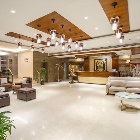 Hotel Saradha Grande Pudukkottai Kültér fotó