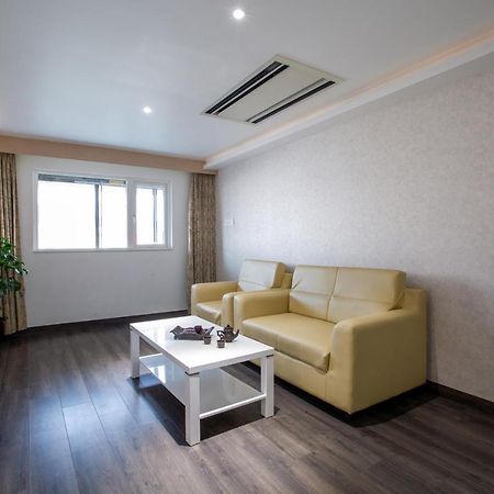 Hotel Saradha Grande Pudukkottai Kültér fotó