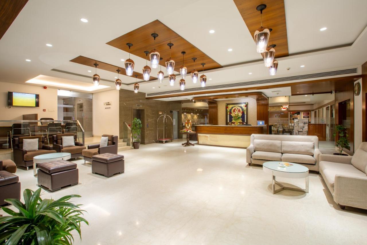 Hotel Saradha Grande Pudukkottai Kültér fotó